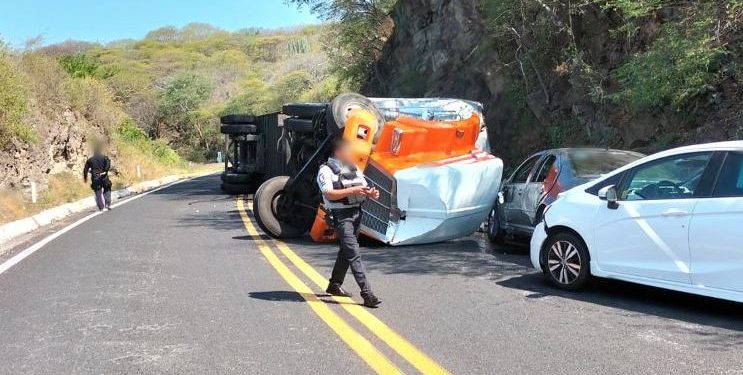 Accidente en la carretera Izúcar – Cuautla deja heridos y bloquea el tránsito
