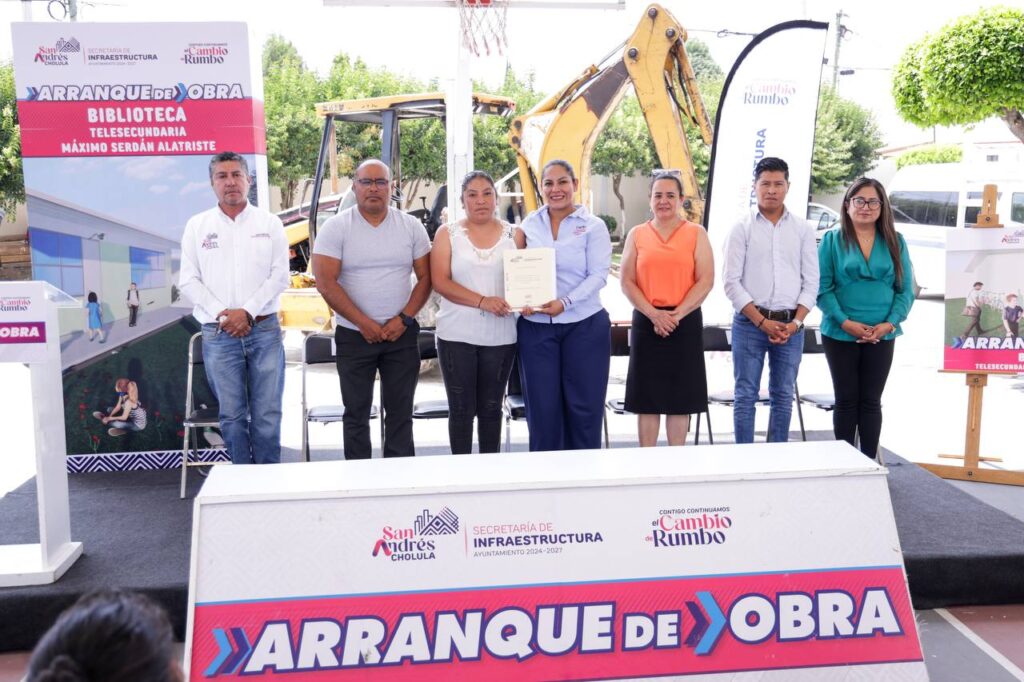 Con nueva biblioteca en San Rafael Comac Lupita Cuautle impulsa la educación