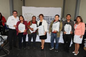 Tere Alfaro entrega despensas a personas en situación de vulnerabilidad