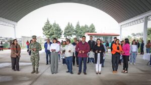 Omar Muñoz entrega arco techo y explanada cívica del preescolar Aquiles Serdán