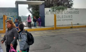 Evacuan escuela primaria en Cuautlancingo tras reporte de olor a gas