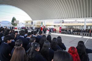 Entrega Omar Muñoz un techado más en Bachillerato Almecatla